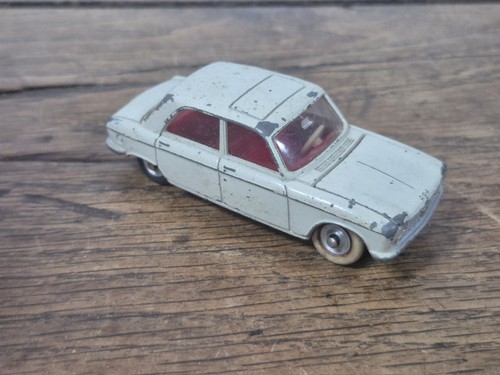 Voiture miniature peugeot 204 - voiture,